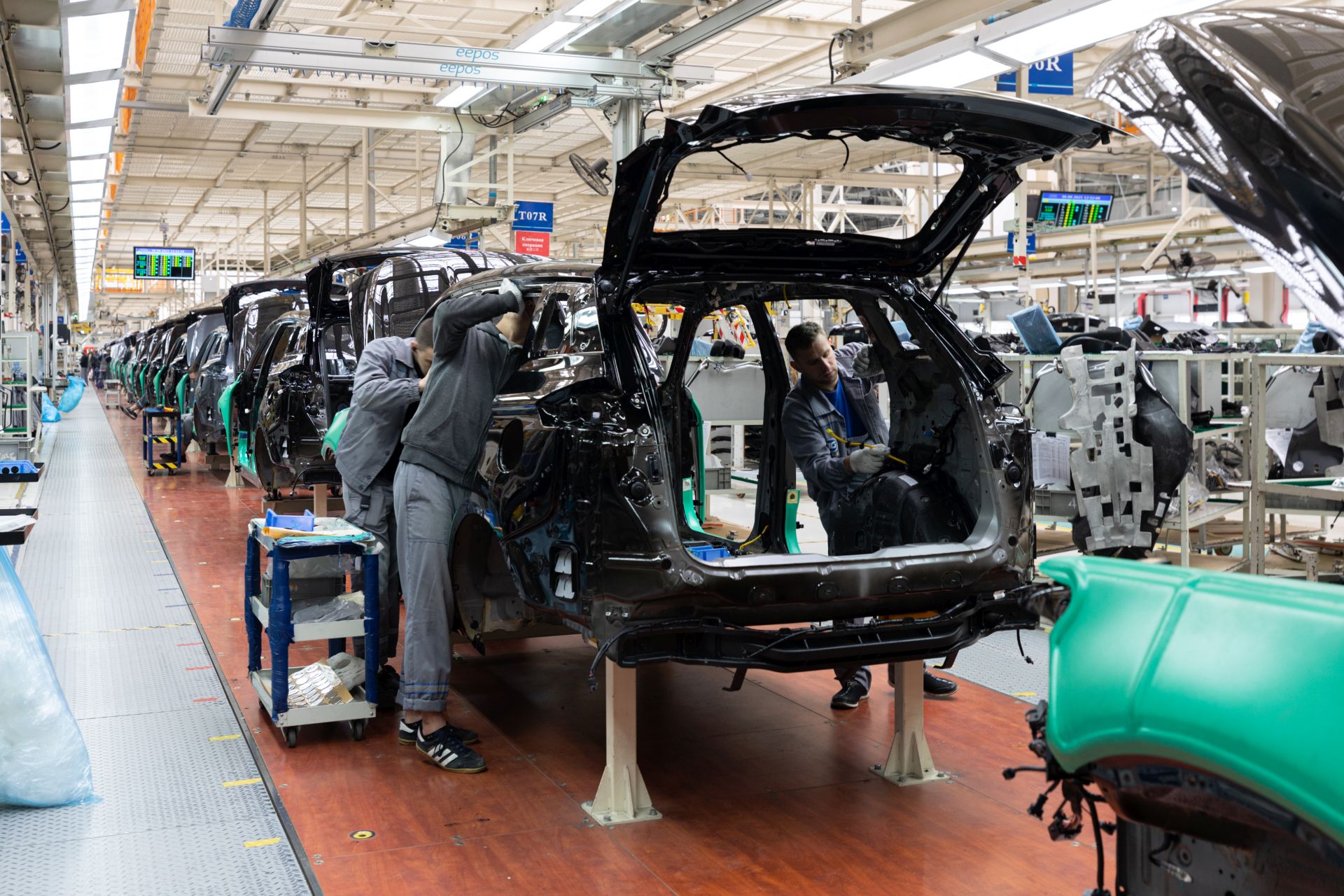 Leépítés a Nissan autógyárban
